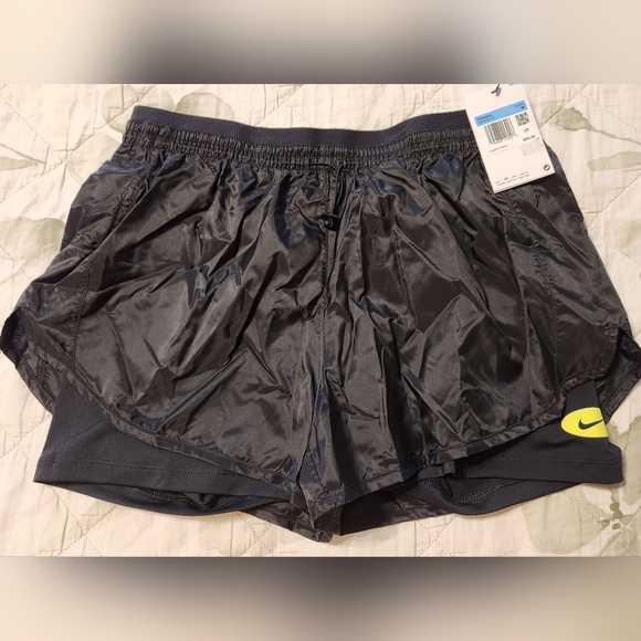 NWT Set of 2 Nike Women's size Medium Running Shorts - Picture 9 of 16